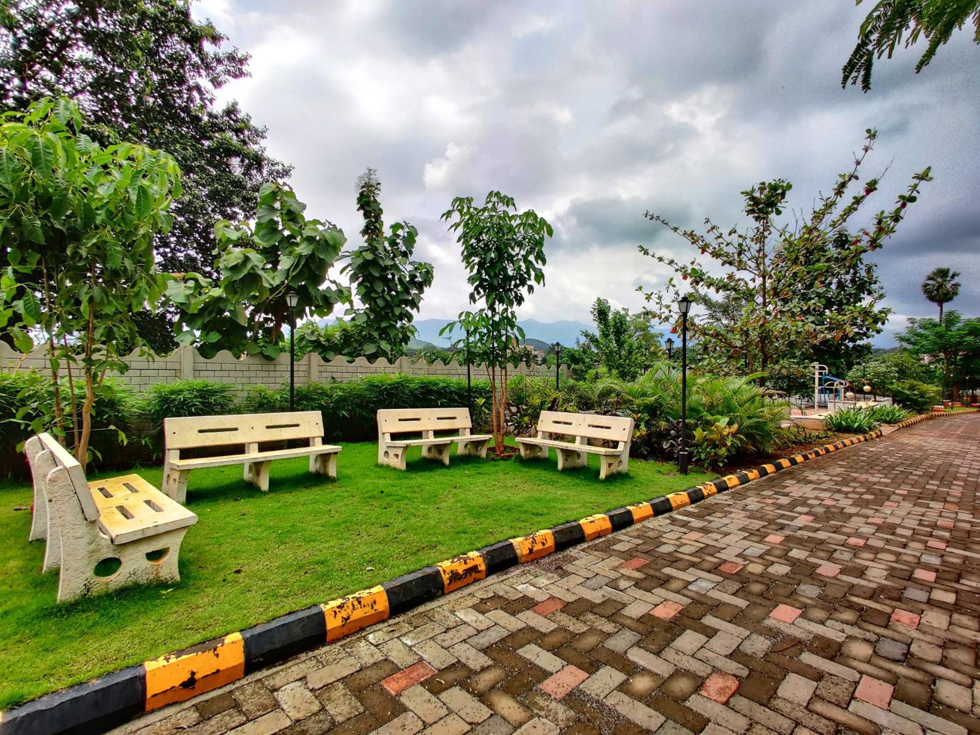 Pushpam Sanskruti Resort Karjat - A Pure Veg Resort Dhamni Eksteriør bilde