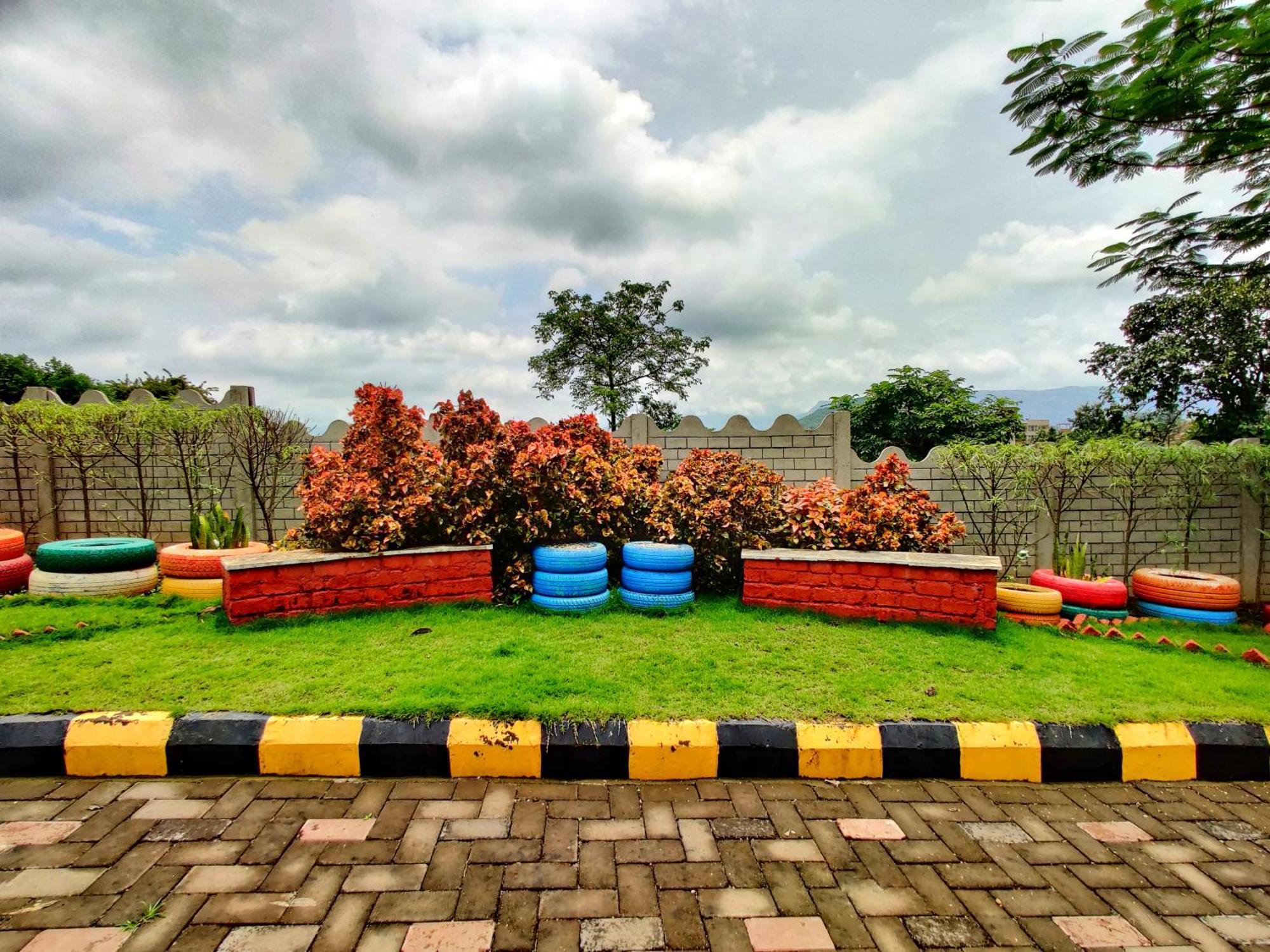 Pushpam Sanskruti Resort Karjat - A Pure Veg Resort Dhamni Eksteriør bilde