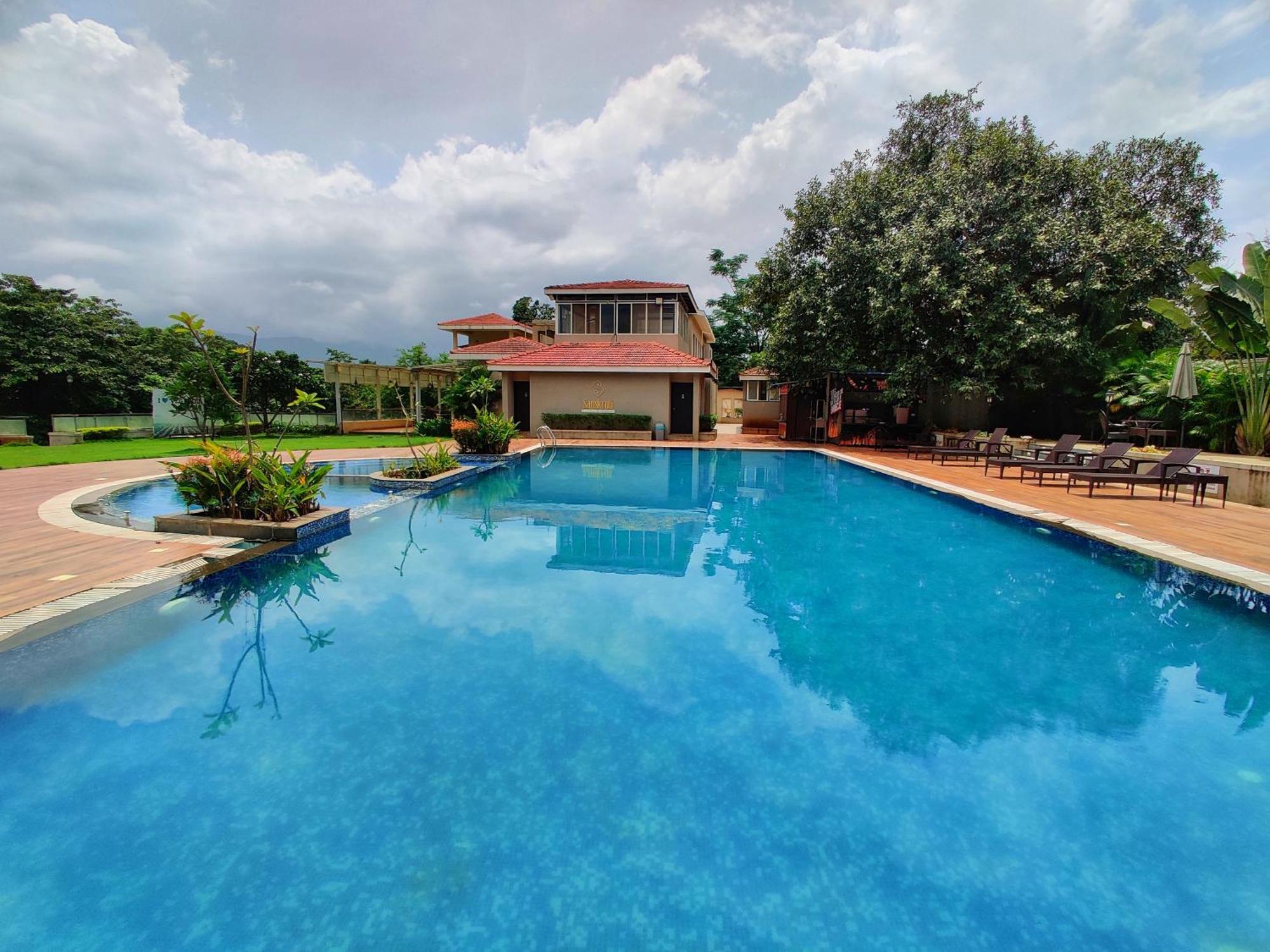 Pushpam Sanskruti Resort Karjat - A Pure Veg Resort Dhamni Eksteriør bilde