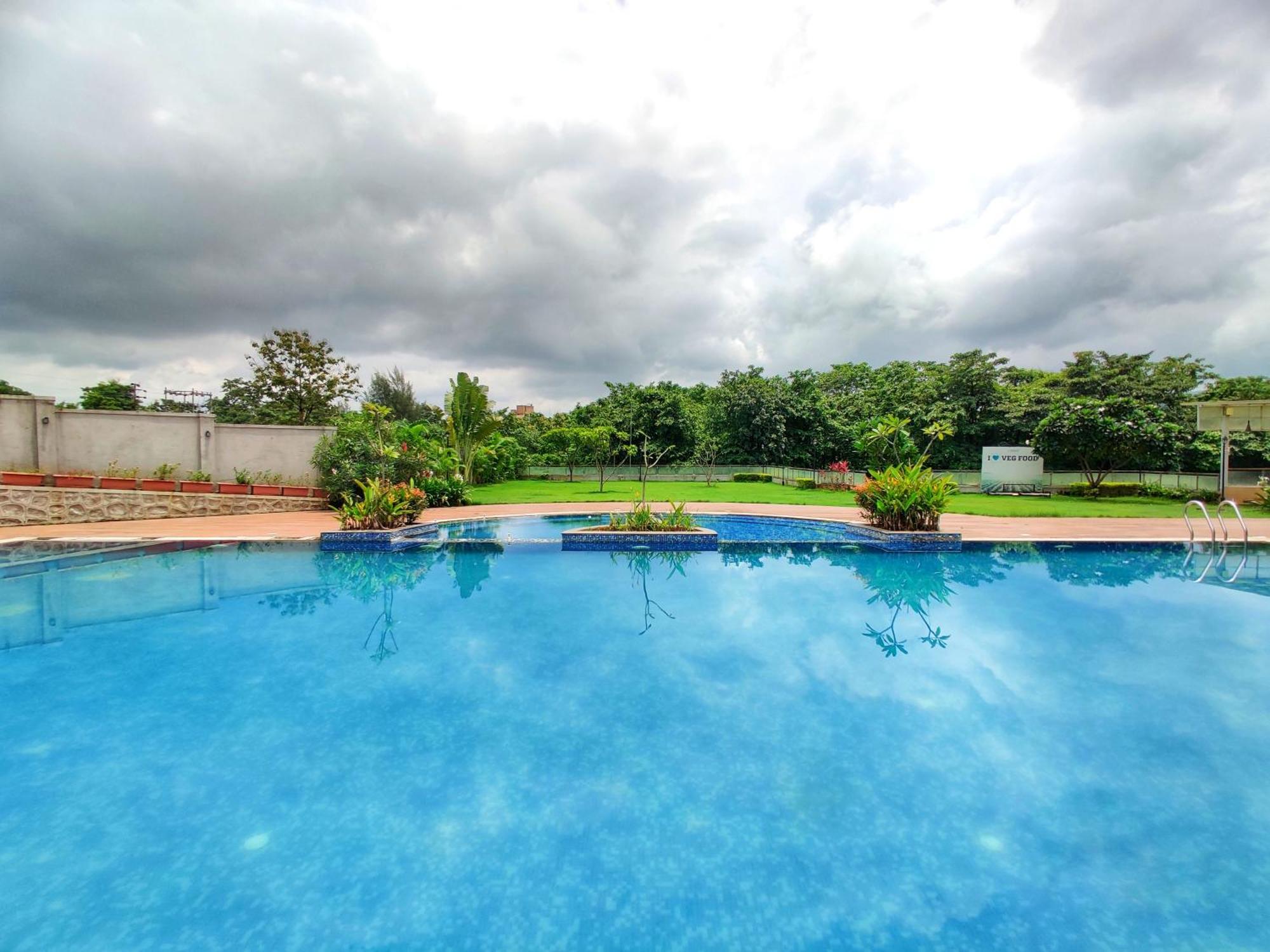 Pushpam Sanskruti Resort Karjat - A Pure Veg Resort Dhamni Eksteriør bilde