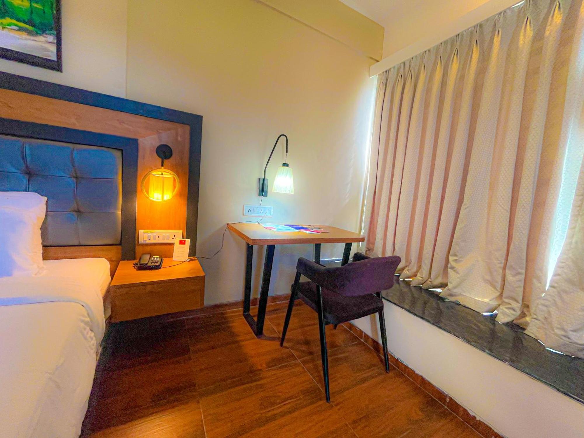 Pushpam Sanskruti Resort Karjat - A Pure Veg Resort Dhamni Eksteriør bilde